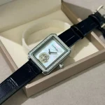 Spinning 6-petal camellia ✨ Modern classic design with an electroplated glass bezel. Unique style with a leather strap. Imported Japanese quartz movement for accurate time-box - Image 5