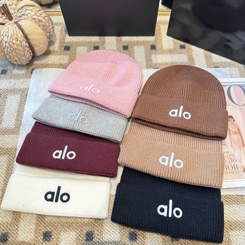 美图秀秀批处理_20260611155015 Multi-Color Knit Beanie-no box - Image 1