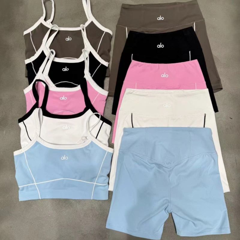 美图秀秀批处理_20260612115204 Women's Yoga Set: Seamless Bralette with Pads & Color-Block Shorts, Bare-Skin Outerwear - Image 1