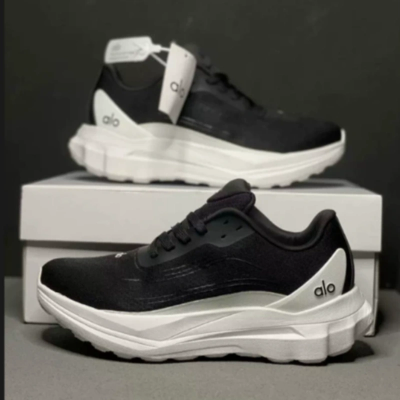 美图秀秀批处理_20260612174210 Breathable Non-Slip Low-Top Running Sneakers - Image 1