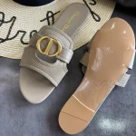 Stylish New Flat Slippers: Close-up Detail Shots-box - Image 2