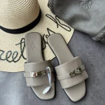 Square-Toe Single Strap Slip-On Details-box