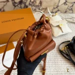 So in love with bucket bags! They get the most use in my daily life-box - Image 8