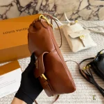So in love with bucket bags! They get the most use in my daily life-box - Image 7