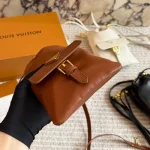 So in love with bucket bags! They get the most use in my daily life-box - Image 6