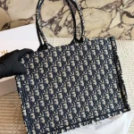 The latest D-family tote bag features 3D embroidery. This is definitely not an ordinary piece-box - Image 7