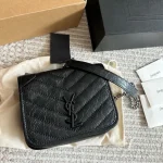 The Y chain envelope bag is truly a well-deserved entry-level classic-box