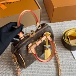 The new pillow bag perfectly showcases a fashionable, gorgeous, and charming vibe-box - Image 10