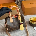 The new pillow bag perfectly showcases a fashionable, gorgeous, and charming vibe-box - Image 7