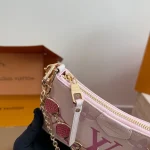 Pink gradient easy pouch chain bag. This sweet pastel pink is absolutely giving major girly vibes~ box - Image 10