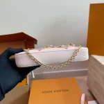 Pink gradient easy pouch chain bag. This sweet pastel pink is absolutely giving major girly vibes~ box - Image 8