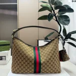 Ideal for crossbody, work, and daily wear. Super roomy inside- no box - Image 8