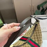 Ideal for crossbody, work, and daily wear. Super roomy inside- no box - Image 7