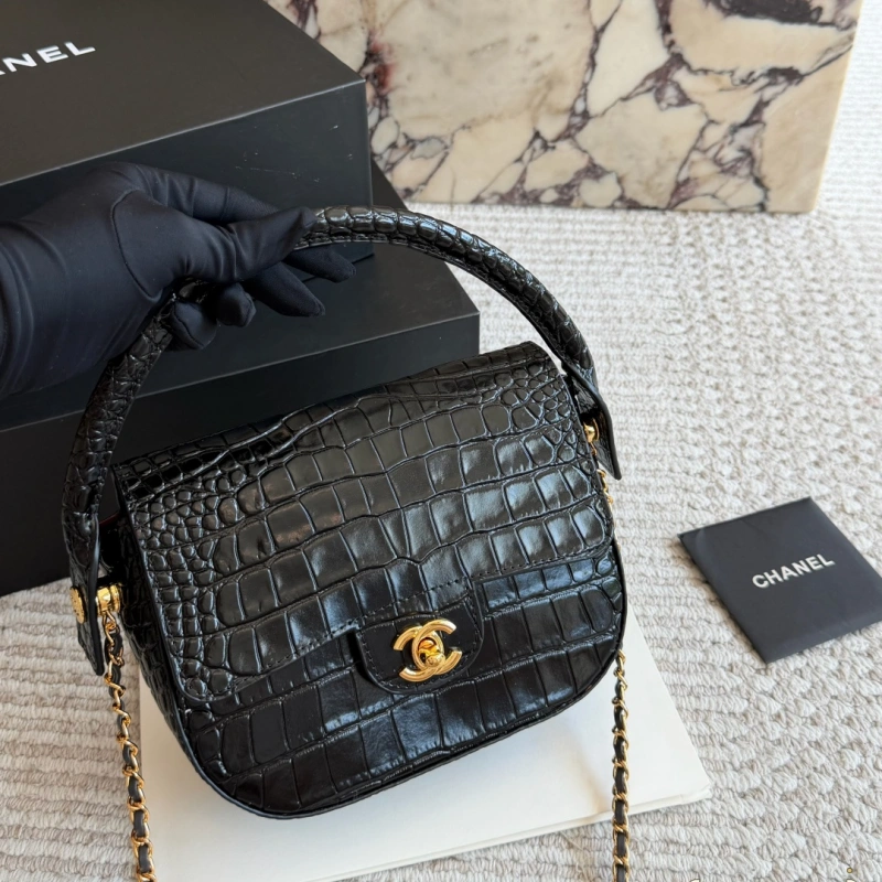 13427949609986000 Crocodile-embossed handle chain bag- box - Image 1