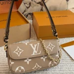 Mahjong bag with a double chain design. Can be worn crossbody, on the shoulder, or carried by hand-box - Image 13