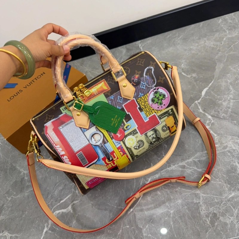 13428138058383200 A standout handbag that makes the perfect companion for your travels-box - Image 1