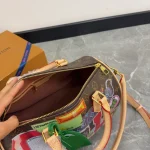 A standout handbag that makes the perfect companion for your travels-box - Image 7