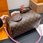 New Arrival: Cutout Pillow S Bag – The Perfect Underarm Travel Bag-box - Image 4