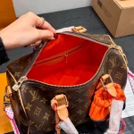 New Arrival: Cutout Pillow S Bag – The Perfect Underarm Travel Bag-box - Image 3