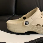The upper features a special pattern, and the cut-out logo on the side is a brilliant design - Image 24