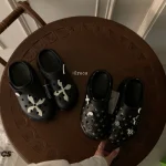 Cross-flower & Black Garden pattern on the upper