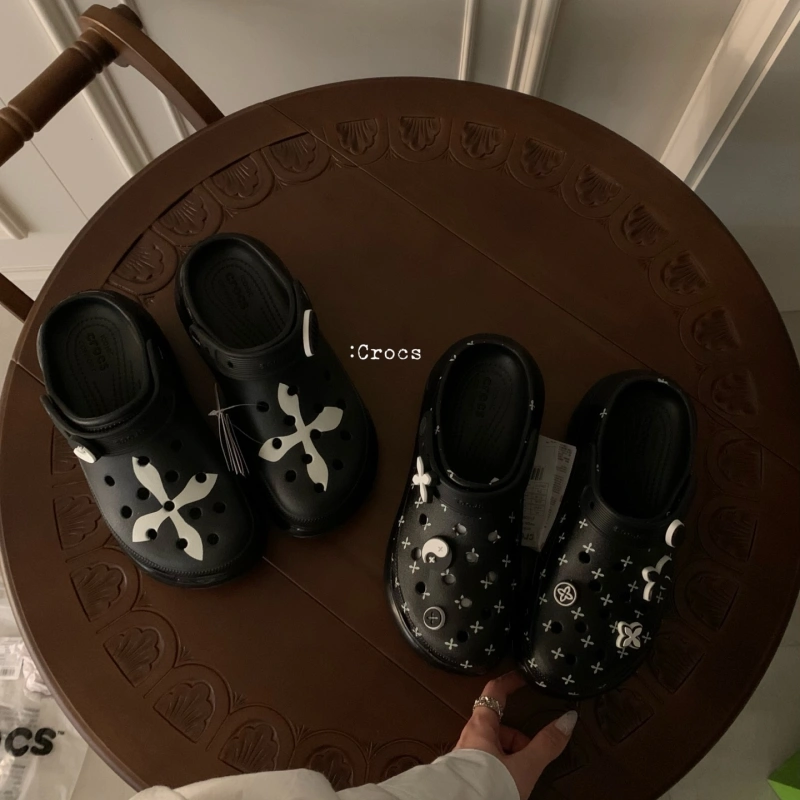 13428314528037200 Cross-flower & Black Garden pattern on the upper - Image 1