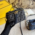 Super gorgeous and exquisitely delicate mini box bag-box - Image 4