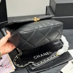 A versatile 3-in-1 bag that can be worn as a crossbody, on the shoulder, or carried by hand-box - Image 8