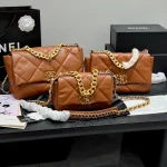 A versatile 3-in-1 bag that can be worn as a crossbody, on the shoulder, or carried by hand-box - Image 6