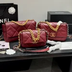 A versatile 3-in-1 bag that can be worn as a crossbody, on the shoulder, or carried by hand-box - Image 4
