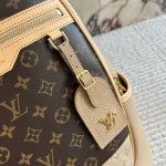 The latest backpack from L! Super gorgeous and incredibly practical-no box - Image 2