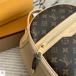The latest backpack from L! Super gorgeous and incredibly practical-no box - Image 6
