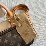 L's Keepall pillow bag is an absolute cutie! Made of premium top-grain cowhide-box - Image 2
