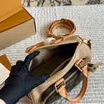 L's Keepall pillow bag is an absolute cutie! Made of premium top-grain cowhide-box - Image 5