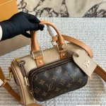 L's Keepall pillow bag is an absolute cutie! Made of premium top-grain cowhide-box - Image 4