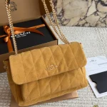 Quilted chain shoulder bag with a delicate suede finish and flawless diamond stitching-box - Image 3