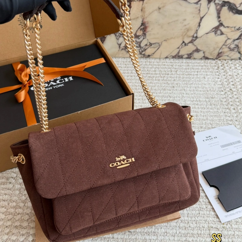 13428748179916600 Quilted chain shoulder bag with a delicate suede finish and flawless diamond stitching-box - Image 1