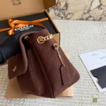 Quilted chain shoulder bag with a delicate suede finish and flawless diamond stitching-box - Image 9