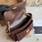 Quilted chain shoulder bag with a delicate suede finish and flawless diamond stitching-box - Image 5