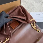 Quilted chain shoulder bag with a delicate suede finish and flawless diamond stitching-box - Image 4