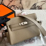 This Hermès Kelly messenger bag is made of genuine leather and has such a unique vibe with a premium feel-box - Image 6