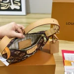 This lunchbox bag is vintage and adorable. It’s literally perfect-box - Image 4