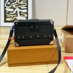 Y2K girls, look here! This hard box bag is totally your vibe-box - Image 8