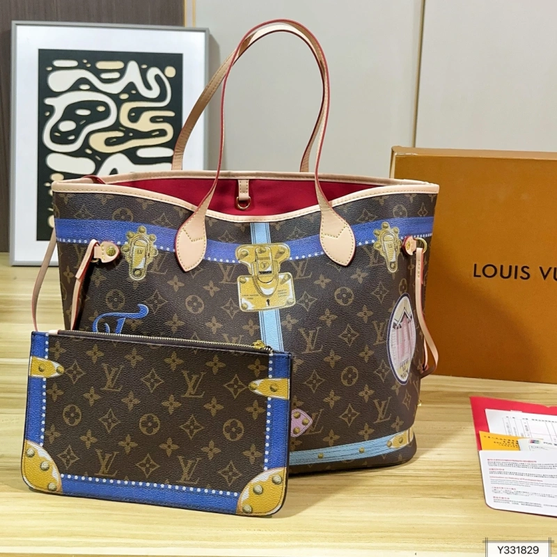 13428828932577600 A versatile tote bag, perfect for shopping or weekend getaways-no box - Image 1