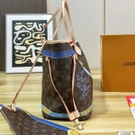 A versatile tote bag, perfect for shopping or weekend getaways-no box - Image 9