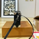 Calling all Y2K baddies! Check out this LV hard box bag with full original packaging-box - Image 10