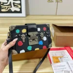 Calling all Y2K baddies! Check out this LV hard box bag with full original packaging-box - Image 8