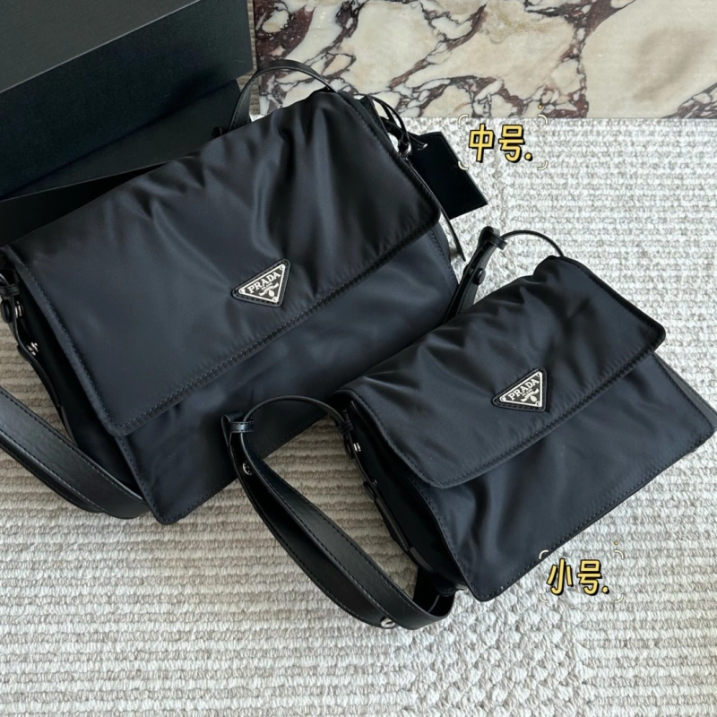 13429002669447800 The large messenger bag that looks great on both men and women-no box - Image 1