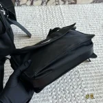 The  large messenger bag that looks great on both men and women-no box - Image 7