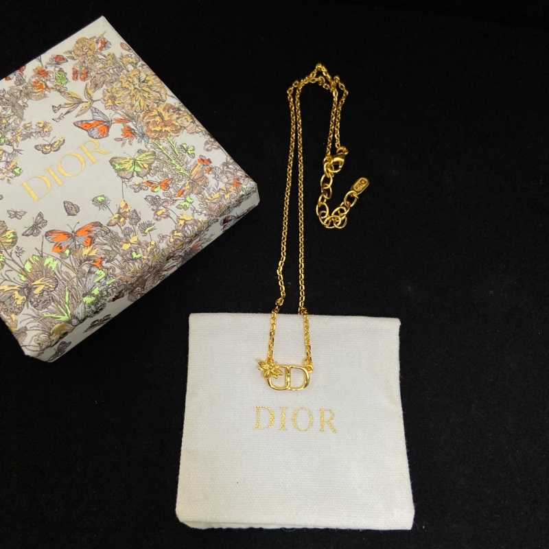 13429011496606800 New arrival: Bee necklace-box - Image 1